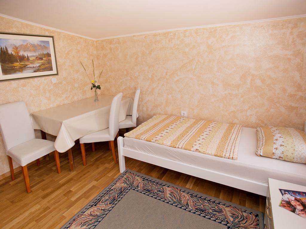 Apartment Zadar Diklo Borik Vir Chambre photo